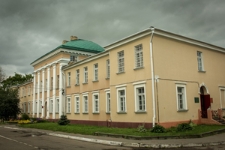 Klasycystyczna oranżeria pałacowa w Wołożynie