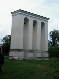Dzwonnica przy kościele pw. Wniebowzięcia Najświętszej Maryi Panny w Ostrogu