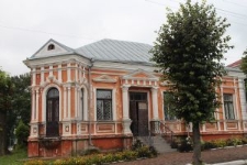 Zabytkowy budynek w Ostrogu