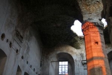 Wnętrze synagogi w Ostrogu