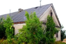 Boczna elewacja czworaka z Miłkowa-Kolonii