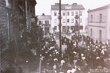 Przedwojenny kondukt pogrzebowy na ulicy Bychawskiej