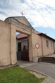 Ogrodzenie klasztorne łączące budynki szpitalne przy ulicy Klukowskiego w Szczebrzeszynie