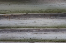 Konstrukcja ściany drewnianego budynku przy ulicy Klukowskiego w Szczebrzeszynie