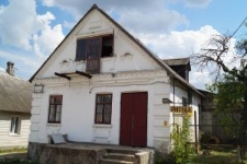 Stary żydowski dom w Ostrynie