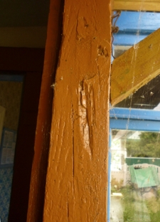 A trace of mezuzah at the door of Chaim Weizmann's house in Motal