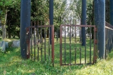 Entrance gate to the Jewish cemetery in Radun