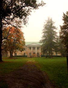 Widok na pałac w Osmolicach