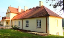 Dw&oacute;r w Piotrowicach