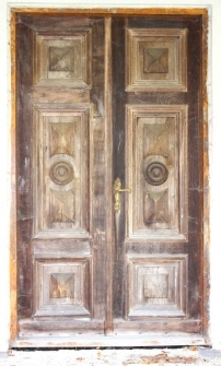 Drzwi wejściowe do dworu w Tuszowie