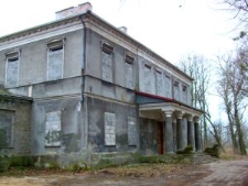 Widok na pałac w Olesinie