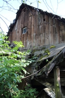 Tylna ściana szczytowa domu przy ulicy Klukowskiego 62 w Szczebrzeszynie