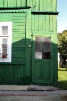 Stolarka drzwiowa domu drewnianego przy ulicy Wyzwolenia 1 w Szczebrzeszynie