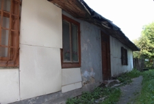 Boczna elewacja domu przy ulicy Zamojskiej 52 w Szczebrzeszynie