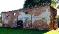 Lamus z majątku ziemskiego w Bronicach