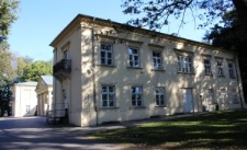 Boczna elewacja pałacu w Garbowie