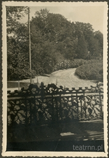 Widok z ganku dworu w Moniakach