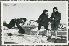 Sceny kuligowe z dziećmi z rodzin Dąbrowskich, Świerczewskich i Olszowskich w majątku ziemskim Moniaki