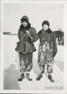 Maria Świerczewska i Krzysztof Dąbrowski w zimie, w trakcie kuligu
