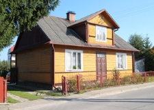 Dom drewniany przy ulicy Partyzantów 11 w Krasnobrodzie