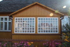 Ganek domu drewnianego przy ulicy Tomaszowskiej 6 w Krasnobrodzie