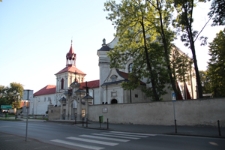 Zespół klasztorny o. o. dominikanów przy ulicy Tomaszowskiej w Krasnobrodzie (1. poł. XVIII w.), widok od strony zachodniej