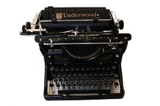 Maszyna do pisania z hebrajskimi czcionkami