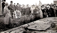 Uroczystości upamiętniające zamordowanych Żydów z Lublina. Fotografia wykonana na Nowym Cmentarzu Żydowskim w Lublinie
