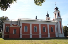 Elewacja boczna kościoła p.w. św. Leonarda przy ulicy Kościelnej 5 w Tyszowcach