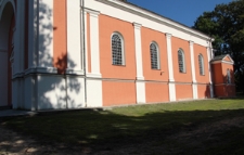 Elewacja boczna kościoła p.w. św. Leonarda przy ulicy Kościelnej 5 w Tyszowcach