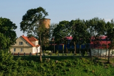 Zabudowa z lat 30. XX w. w Nowogr&oacute;dku (dom dawniej należał do doktora Szymanowskiego)