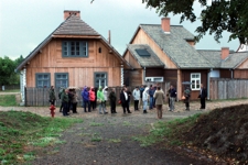 Zwiedzanie Muzeum Wsi Lubelskiej przez przedstawicieli samorząd&oacute;w