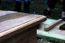 Prace stolarskie, zajęcia z Larsem Rauanem, warsztaty projektu &bdquo;Drewniany Skarb. Chroniąc dziedzictwo, kreujemy przyszłość&rdquo;