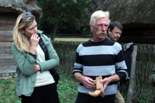 Prace stolarskie, zajęcia z Larsem Rauanem, warsztaty projektu &bdquo;Drewniany Skarb. Chroniąc dziedzictwo, kreujemy przyszłość&rdquo;