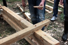 Złącza ciesielskie - zajęcia z Ryszardem Staińskim, warsztaty projektu &bdquo;Drewniany Skarb. Chroniąc dziedzictwo, kreujemy przyszłość&rdquo;