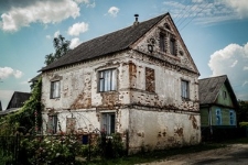 Stare żydowskie domy przy ulicy Slatvinskogo 6-8 w Ostrynie