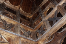 Wnętrze kościoła klepkowego z Gol w Hallingdal, Norsk Folkemuseum