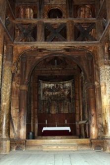 Wnętrze kościoła klepkowego z Gol w Hallingdal, Norsk Folkemuseum