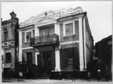 Krzemieniec, dom i mieszczący się w nim zakład - własny wyr&oacute;b obuwia A. Friszberg