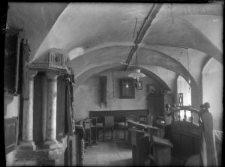 Nowogródek, wnętrze synagogi, babiniec