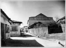Ostr&oacute;g, zabudowa w pobliżu synagogi