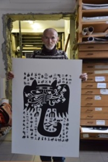 Andrzej Kot ze swoją grafiką I