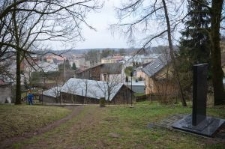 Izbica, widok z cmentarza żydowskiego na miasteczko