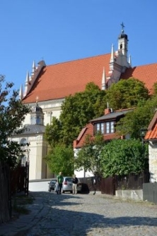 Kazimierz Dolny, kościół farny św. Jana Chrzciciela i św. Bartłomieja, widok od ulicy Lubelskiej