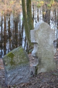 Knyszyn, cmentarz żydowski założony na groblach kr&oacute;lewskich sadzawek