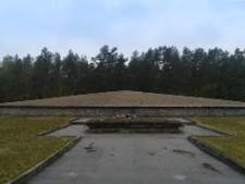 Sobib&oacute;r, the memorial mound