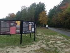 Sobib&oacute;r, wystawa czasowa przy wejściu na teren obozu