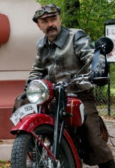 Nie podchodzę szablonowo do swoich obowiązk&oacute;w i zainteresowań - Radosław Mikulski - fragment relacji świadka historii [AUDIO]