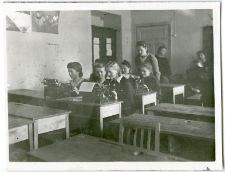 Lekcja maszynopisarstwa w szkole pani Michaliny Sobolewskiej