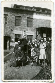 Pracownicy Sp&oacute;łdzielni Pracy &bdquo;Wł&oacute;kno Krajowe&rdquo;